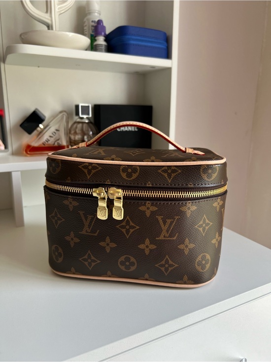 Source Unknown Handbags - Lv vanity bag